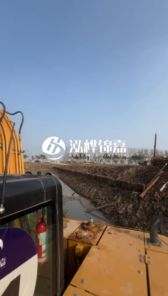 三門峽挖機打木樁專業(yè)施工-松木樁打樁木價格含運輸成本嗎？
