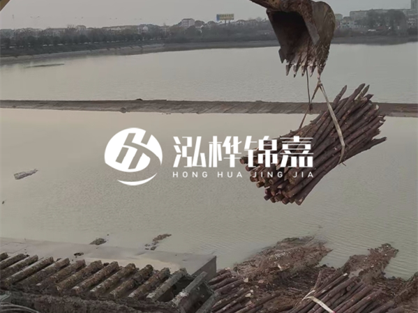 包工包料和清工施工哪種更劃算？1000根松木樁正常施工周期要多久？