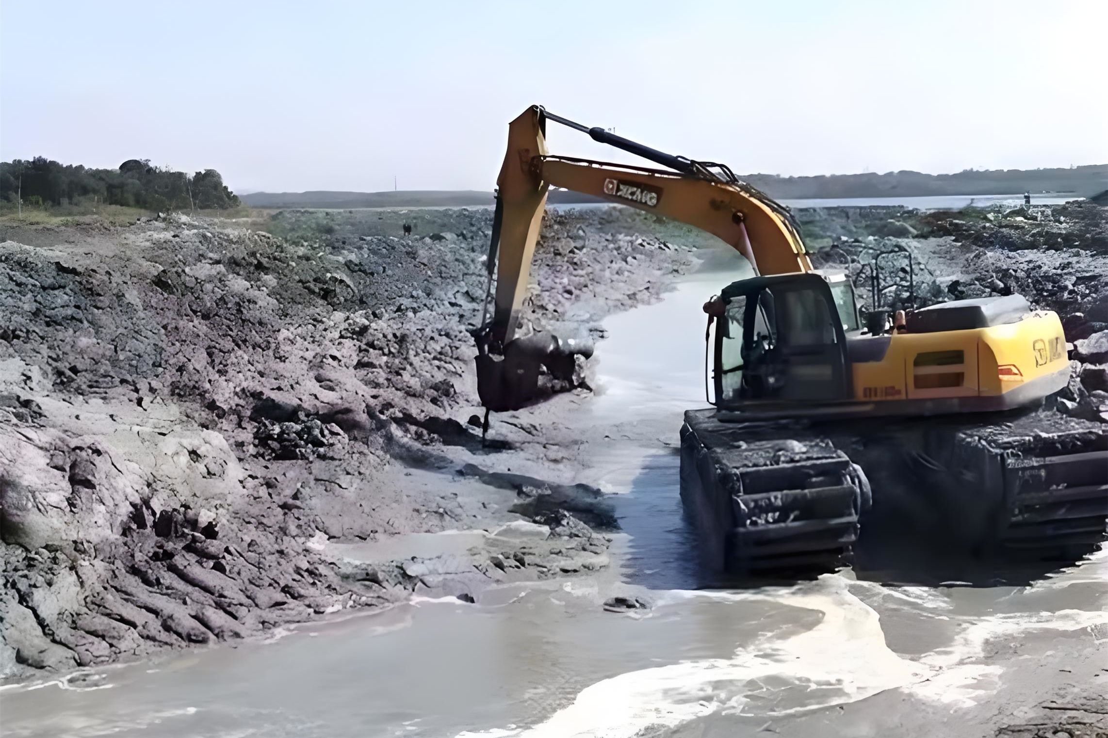 河南水挖清淤團(tuán)隊(duì)泓樺錦嘉-挖淤泥用什么機(jī)械好？