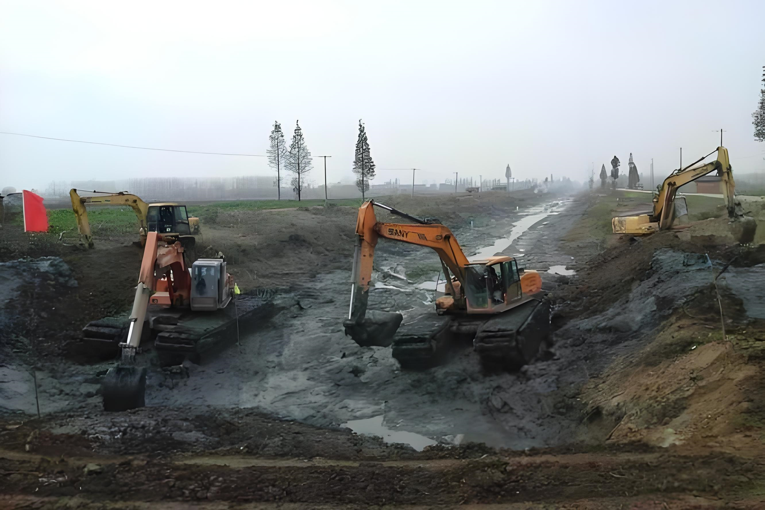 浙江溫州挖機(jī)清淤施工隊(duì) - 沼澤地清淤可否用長臂挖機(jī)替代人工？