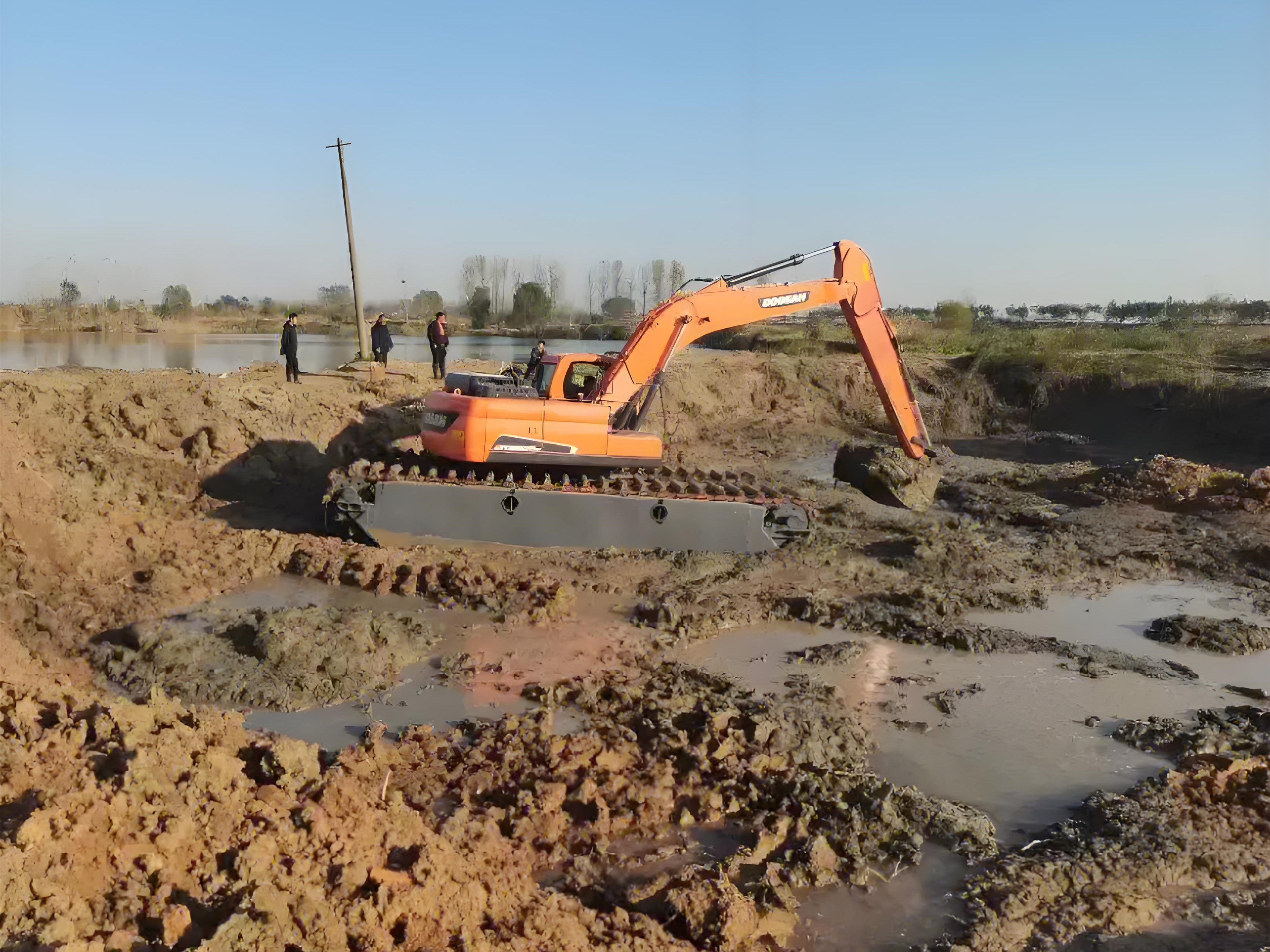 河南洛陽挖機(jī)清淤施工隊(duì)-魚塘清淤的人工和機(jī)械哪種更劃算？