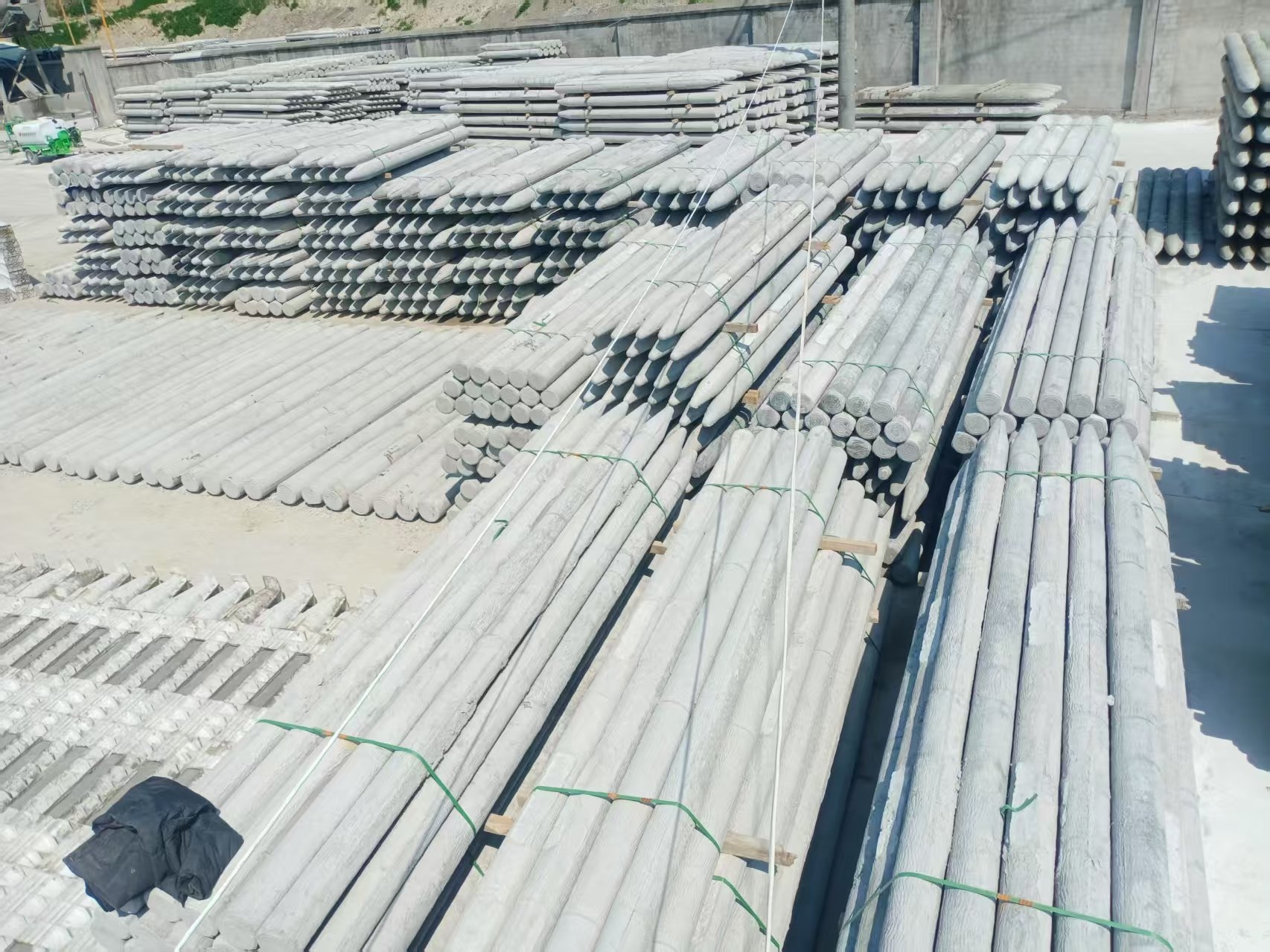 水泥樁廠家泓樺錦嘉 - 水泥樁和木樁哪個(gè)更經(jīng)濟(jì)？?