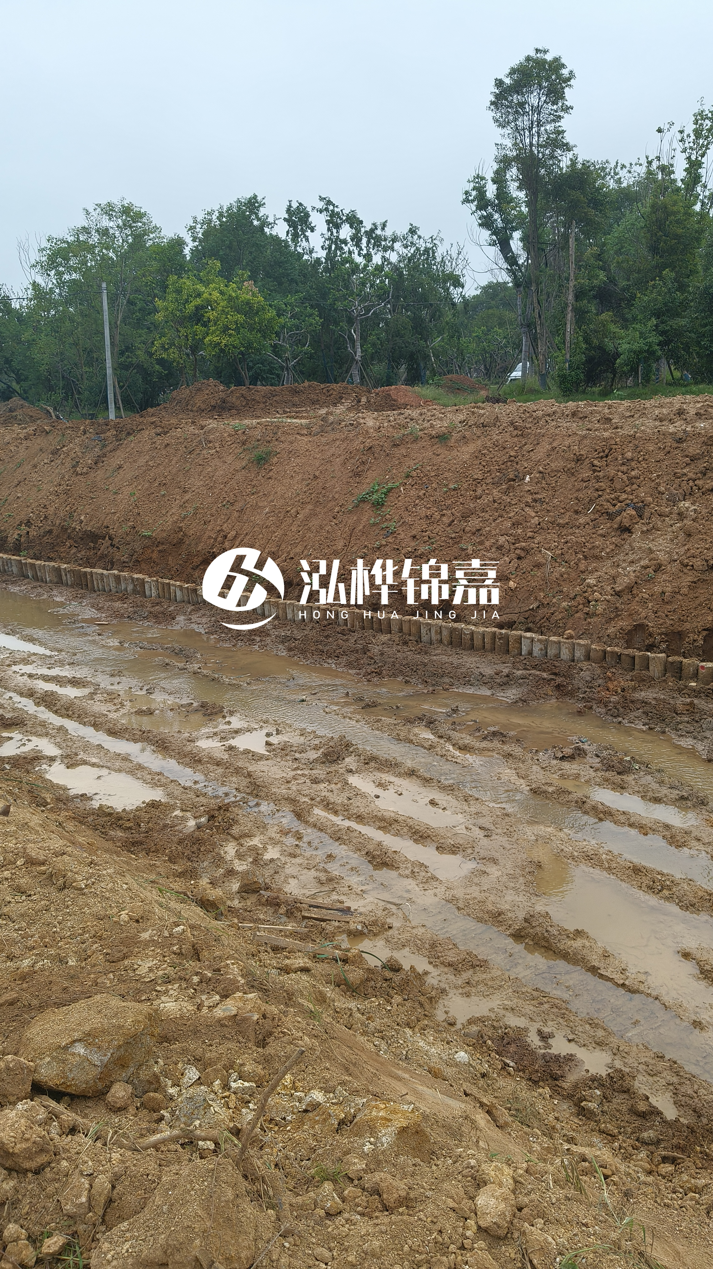 水泥仿木樁施工隊泓樺錦嘉-4米水泥樁打樁多少錢一根？