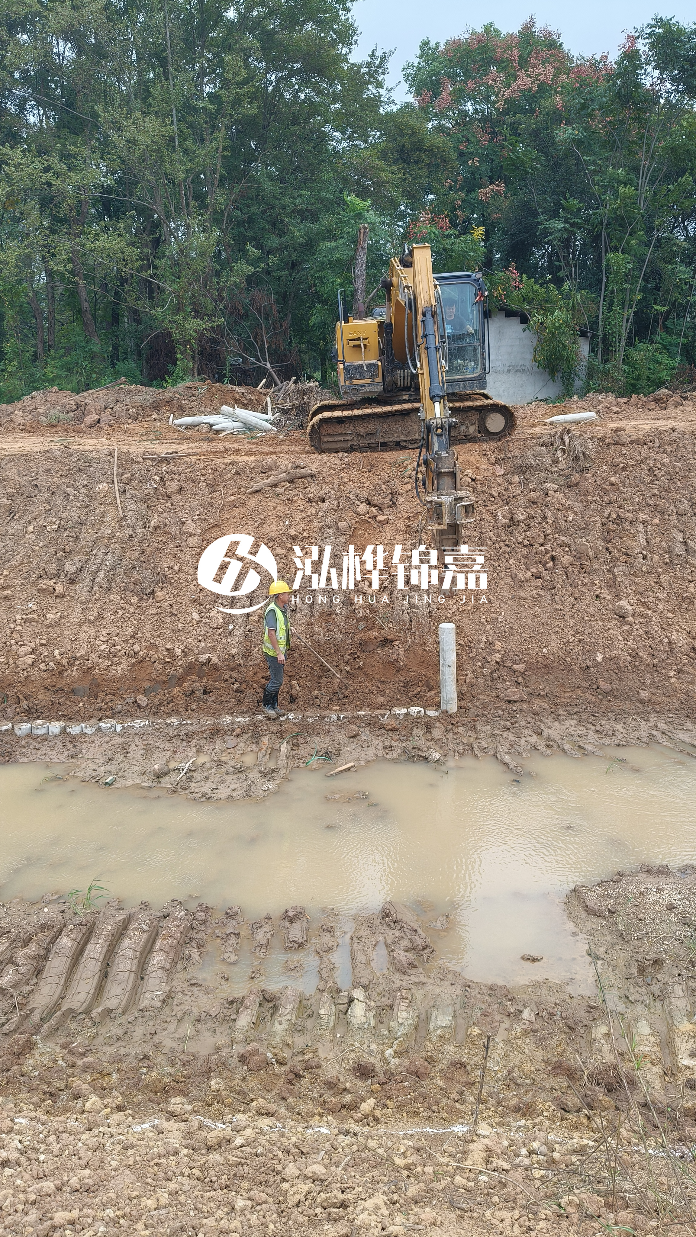 水泥仿木樁施工隊(duì)泓樺錦嘉 - 購買水泥仿木樁包安裝嗎？